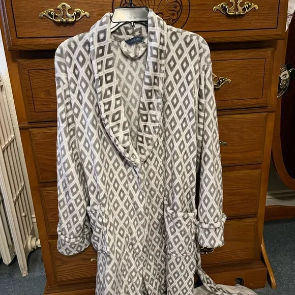 Gray Geometric Patterned Women's Robe - Picture 3 of 7